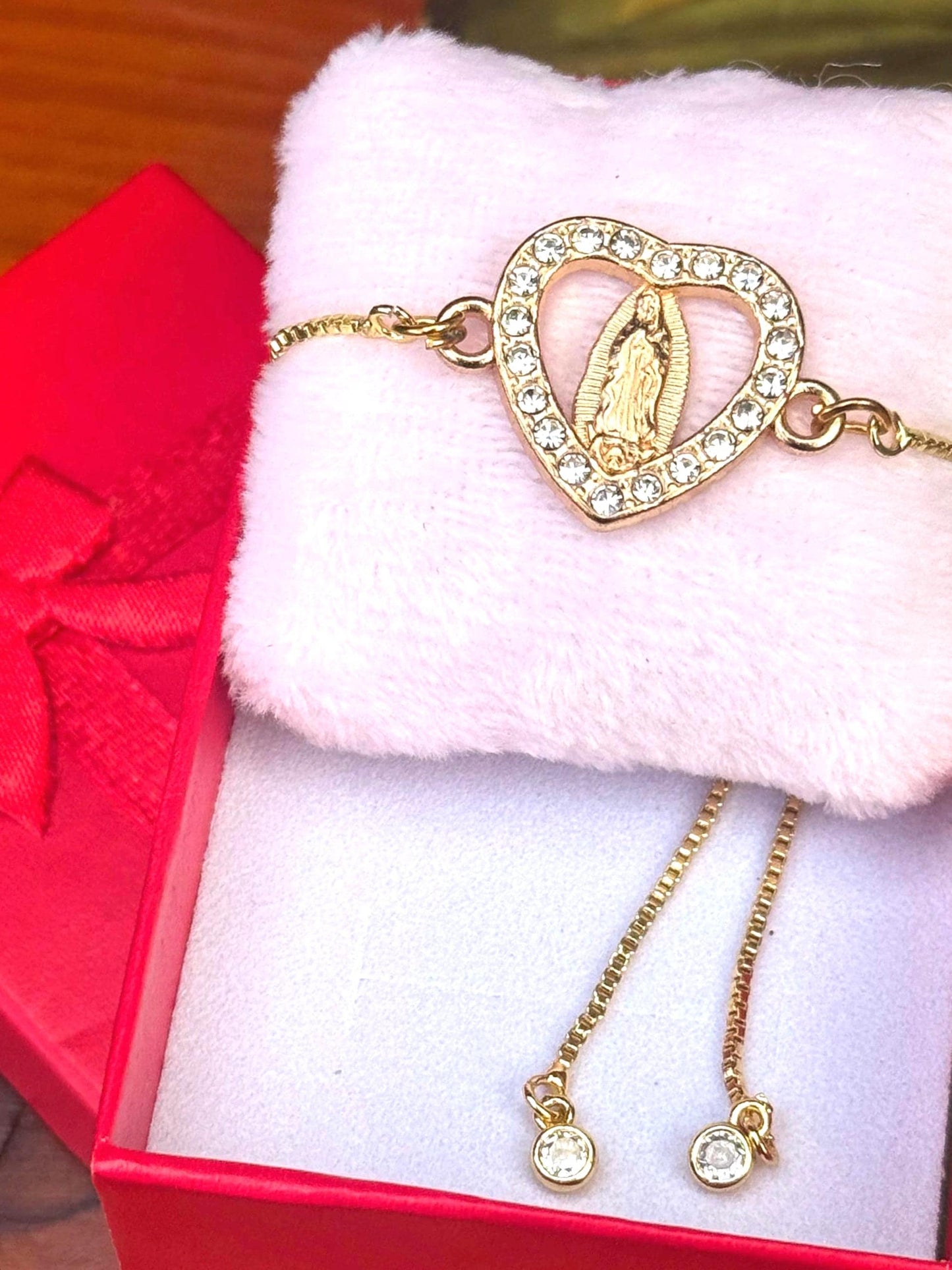 Elegant Bracelet of Guadalupe with Sparkling Crystals