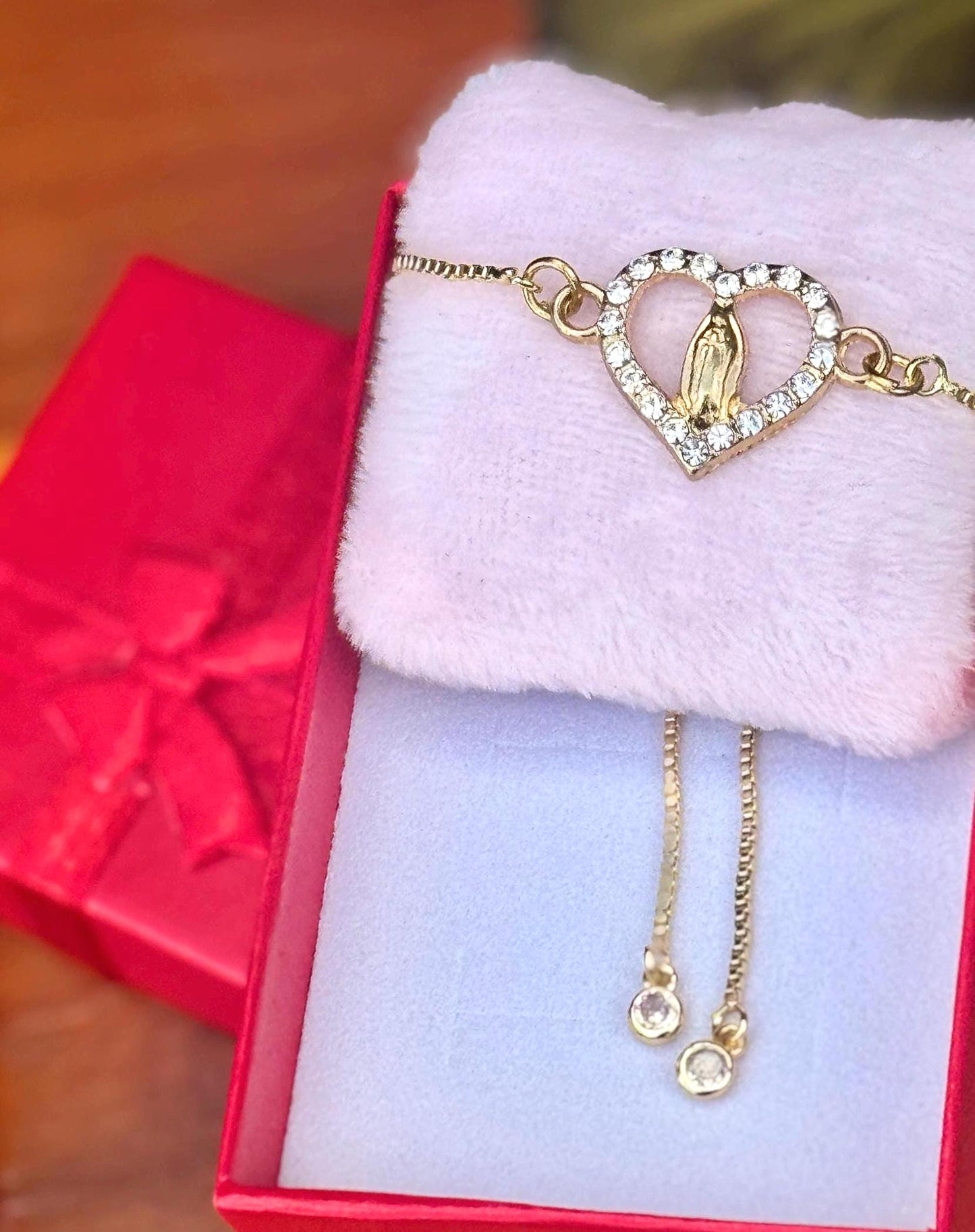 Elegant Bracelet of Guadalupe with Sparkling Crystals